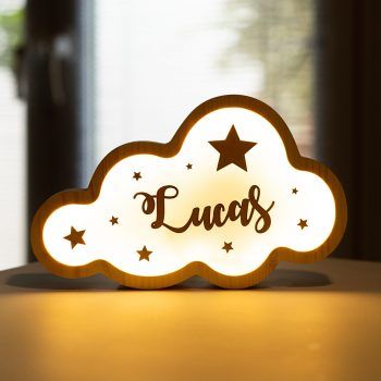 Lampara led personalizada en madera con estrellas y forma de nube