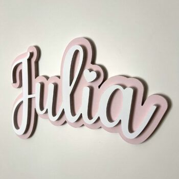Nombre madera personalizado bicolor con fondo color rosa empolvado y nombre en blanco roto